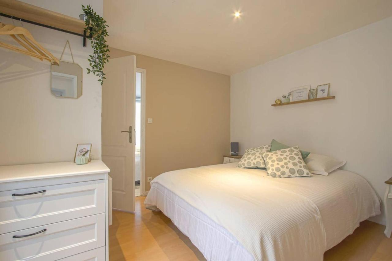 Freedom Grand Triplex Lumineux Decoration Contemporaine - Plein Centre Historique Bayeux - Parking Gratuit A Proximite Proche Commerces Restaurants - Plages Du Debarquement Exterior foto