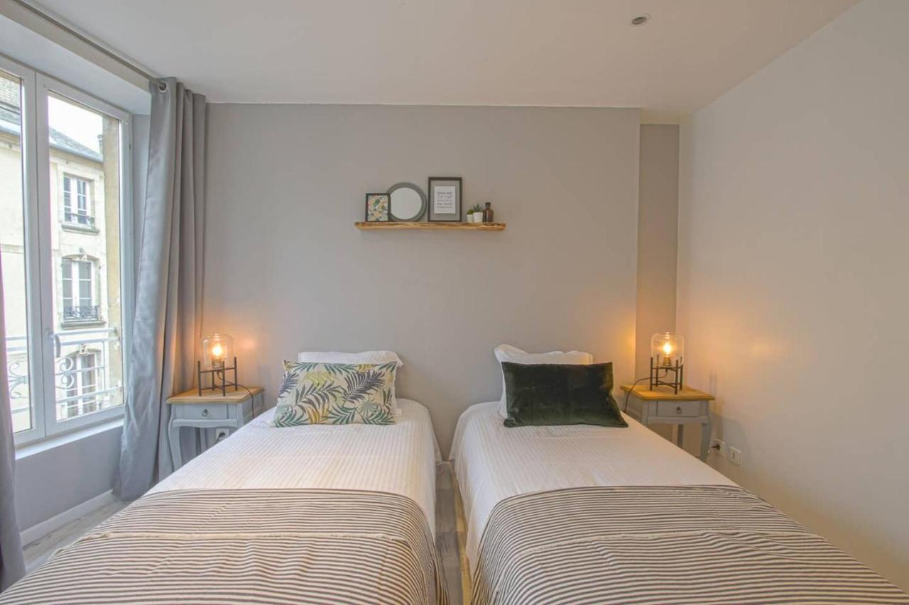 Freedom Grand Triplex Lumineux Decoration Contemporaine - Plein Centre Historique Bayeux - Parking Gratuit A Proximite Proche Commerces Restaurants - Plages Du Debarquement Exterior foto